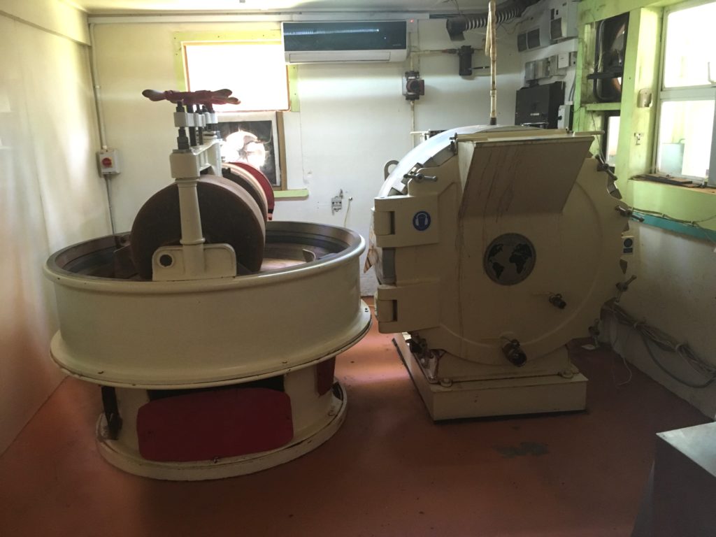 Presse à beurre de cacao